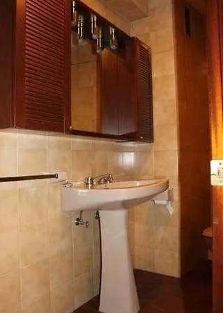 Amplio Y Luminoso Apartamento En Villaviciosa Lägenhet *
